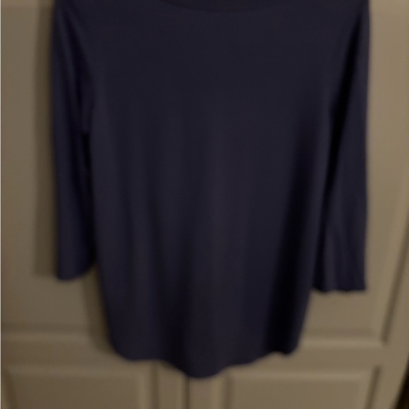 Tahari lavender top. Size PS   25” long and 16. “ pit‎ to pit. - Picture 6 of 7